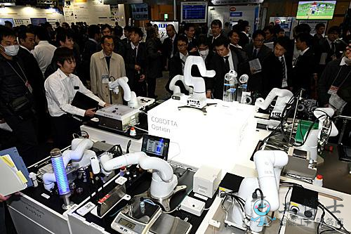 日媒称日本工业机器人订单额预期下降 日媒称日本工业机器人订单额预期下降